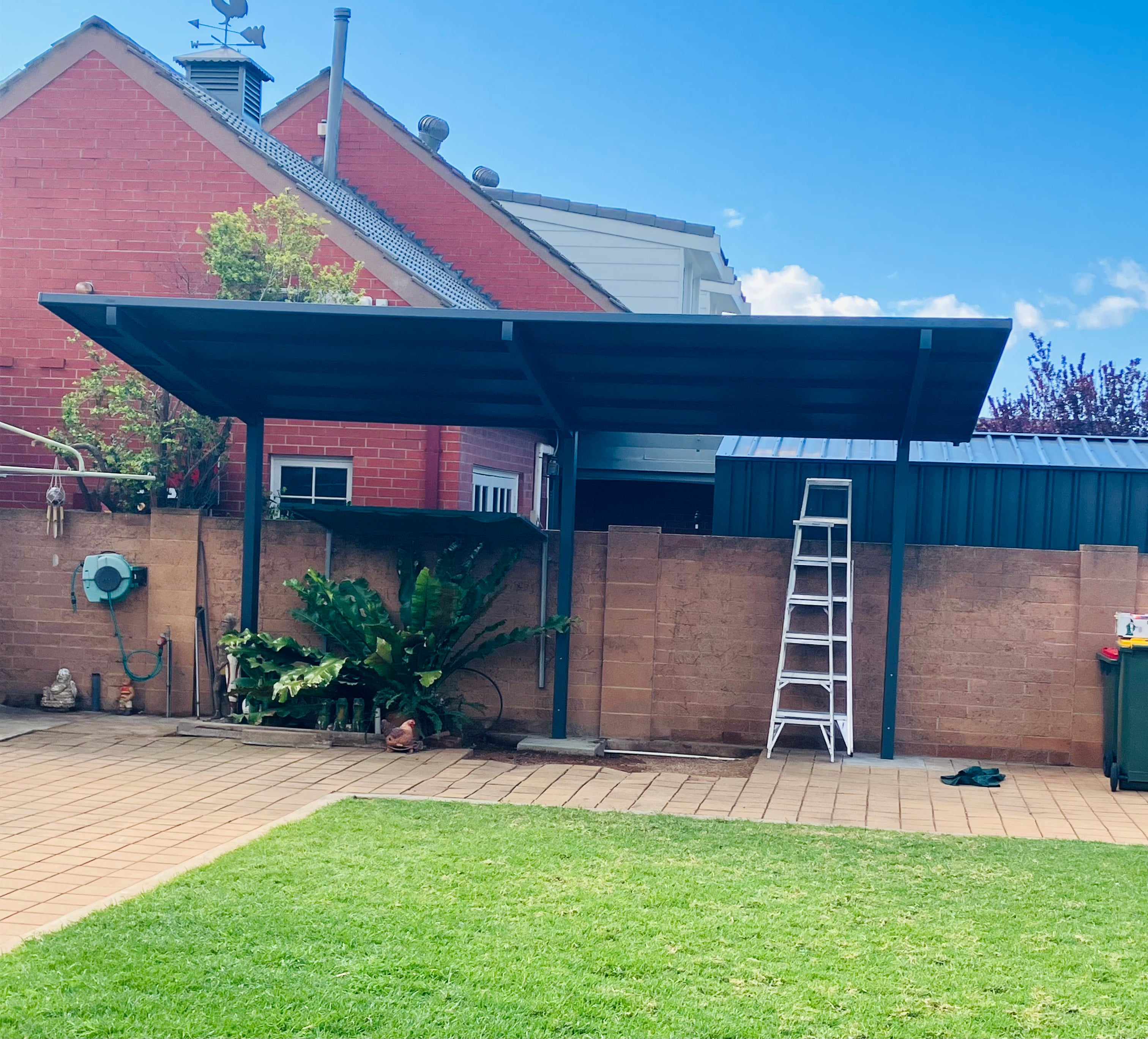 L Shape Cantilever Carport 3m x 6m with insulated roof panels